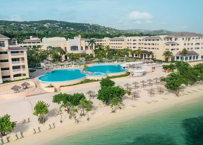 Iberostar Waves Rose Hall Resort
