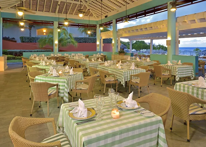 Iberostar Waves Rose Hall 5*